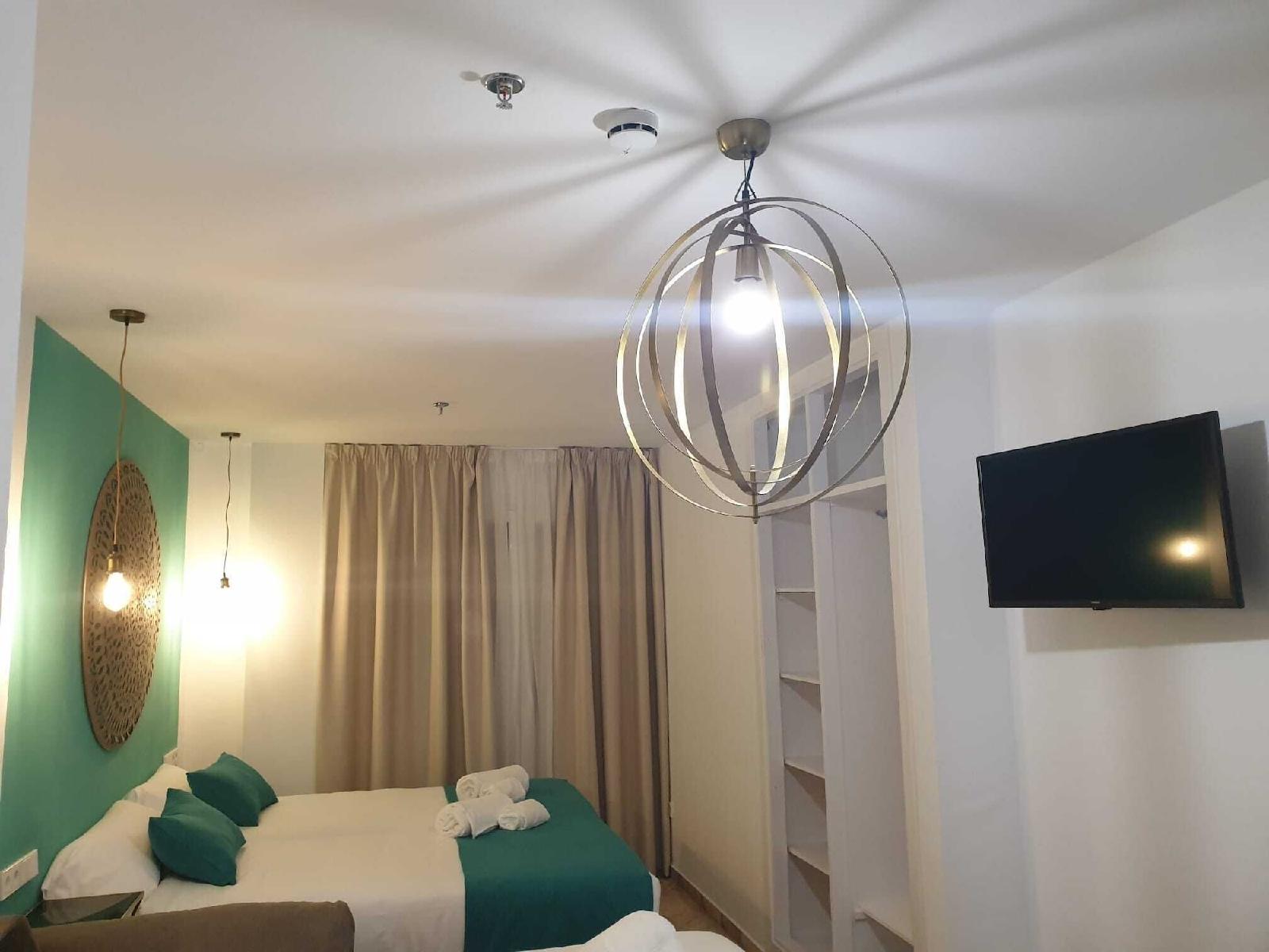 Hotel y Apartamentos Doña Lola