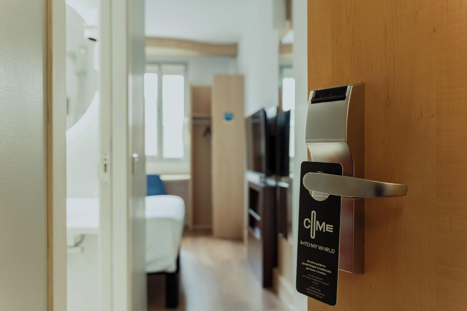 Ibis Barcelona Glories 22