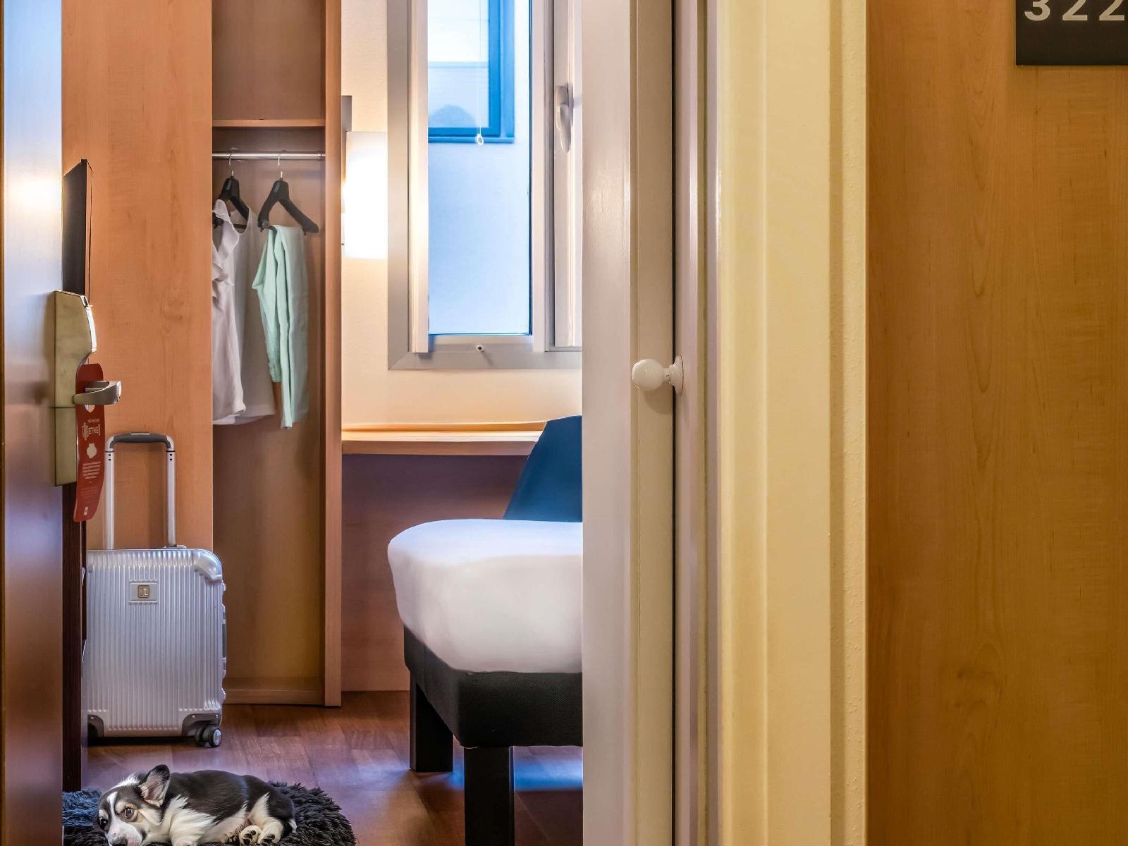 Ibis Barcelona Glories 22