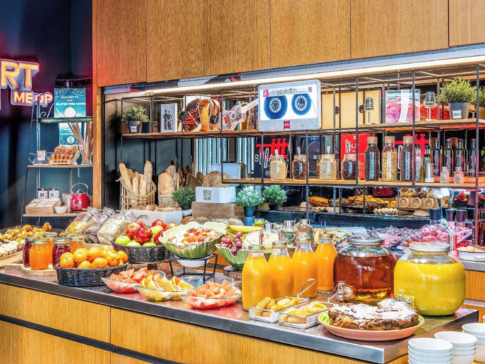 Ibis Barcelona Glories 22