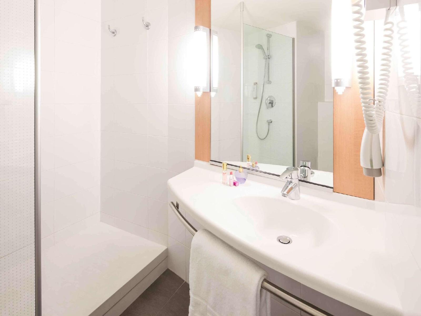 Ibis Barcelona Glories 22
