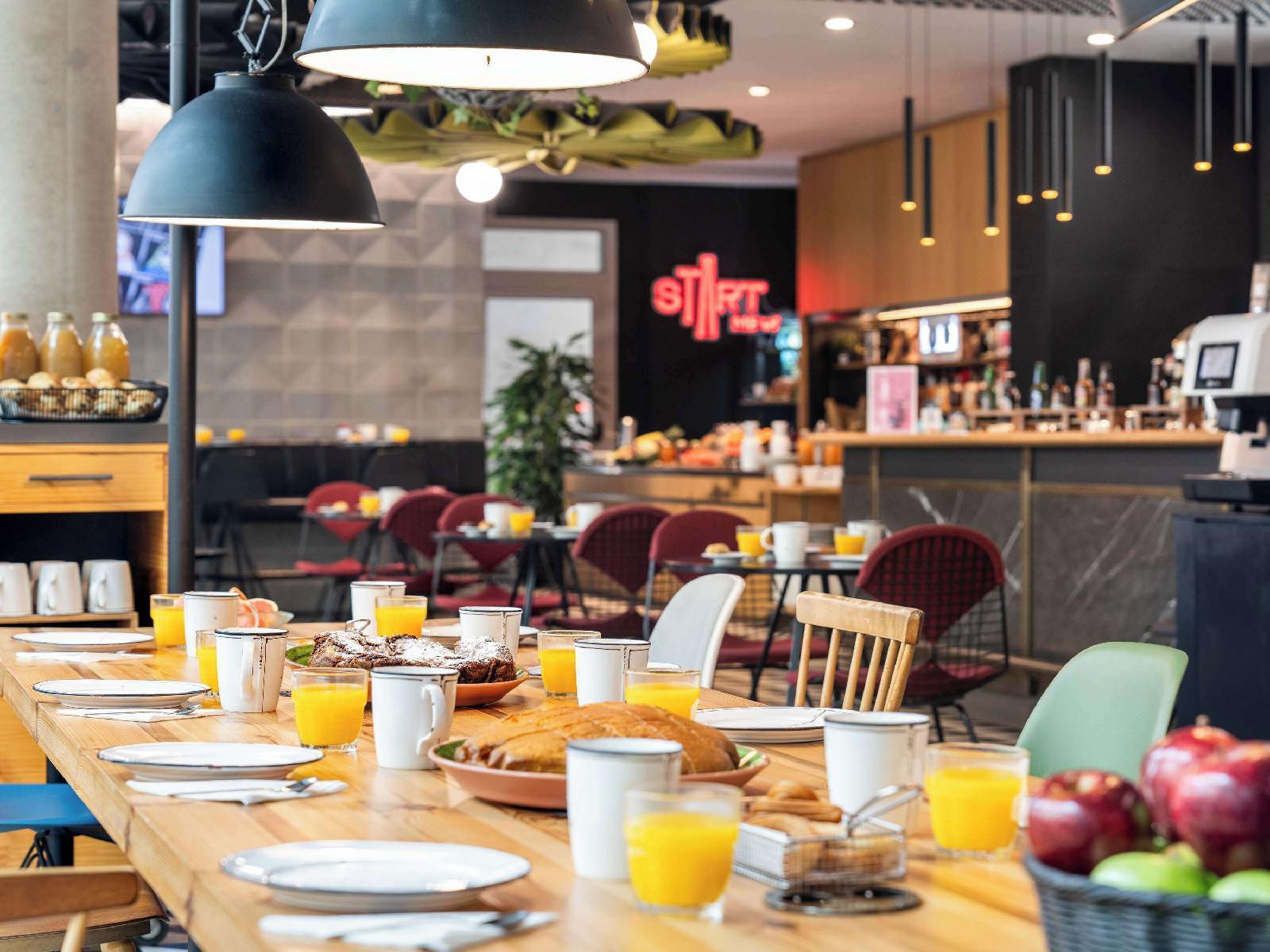 Ibis Barcelona Glories 22