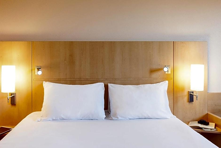 Ibis Barcelona Glories 22