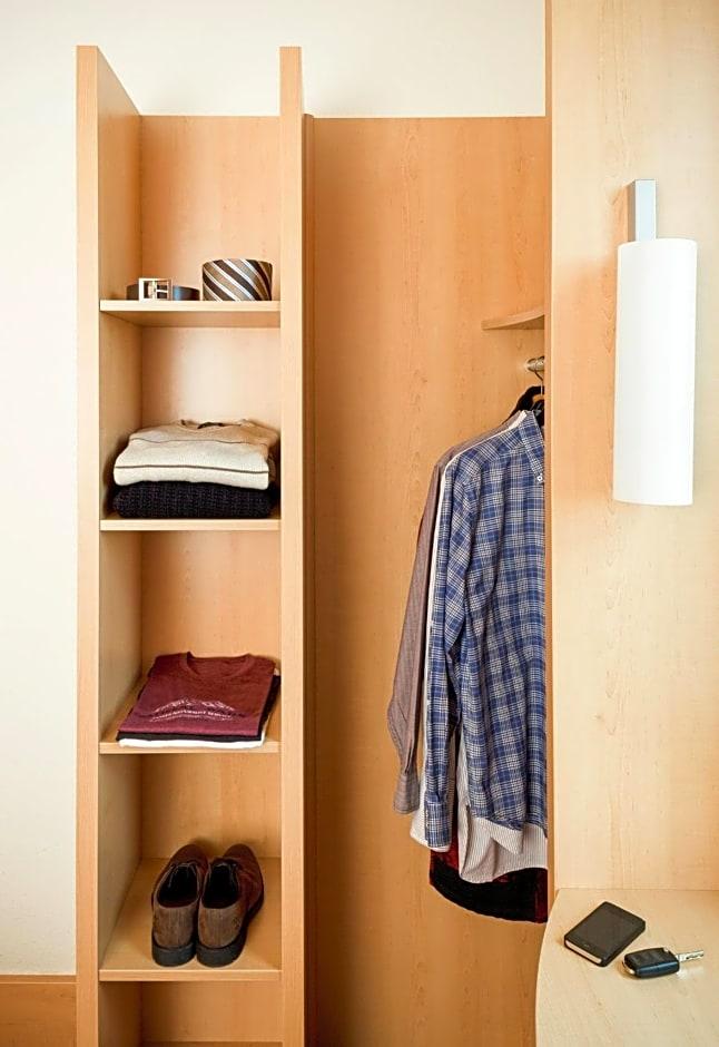 Ibis Barcelona Glories 22