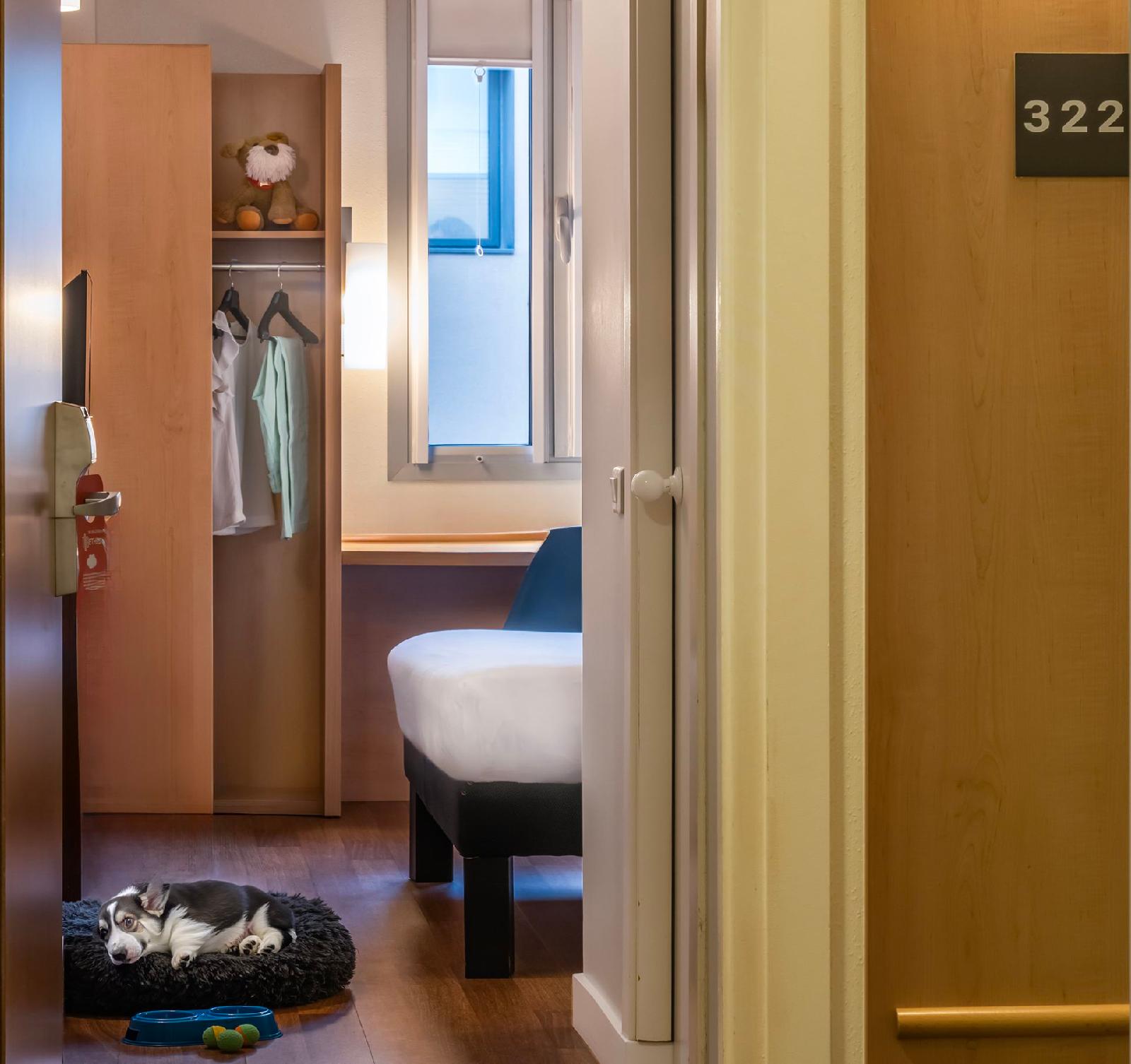 Ibis Barcelona Glories 22
