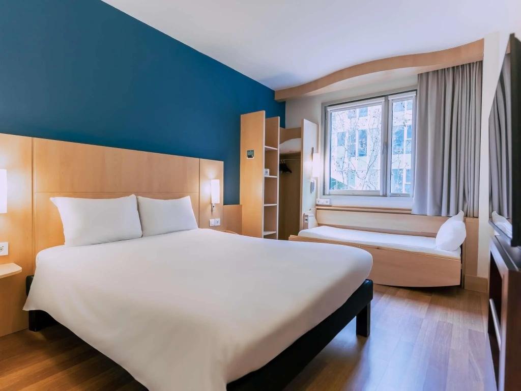 Ibis Barcelona Glories 22