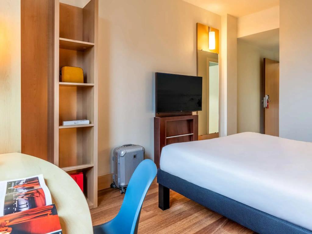 Ibis Barcelona Glories 22