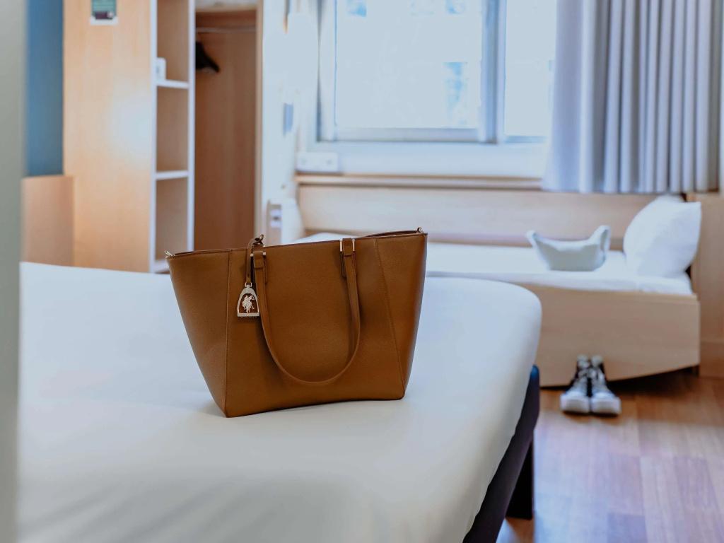 Ibis Barcelona Glories 22