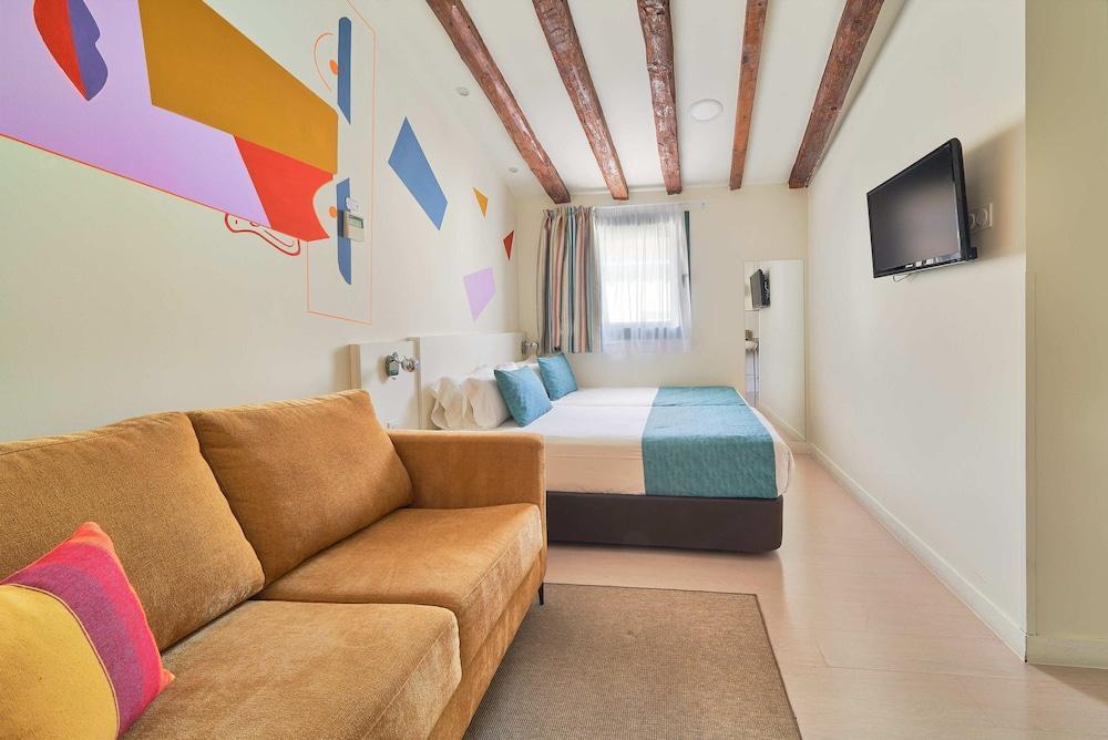 Blume Cruz Suites