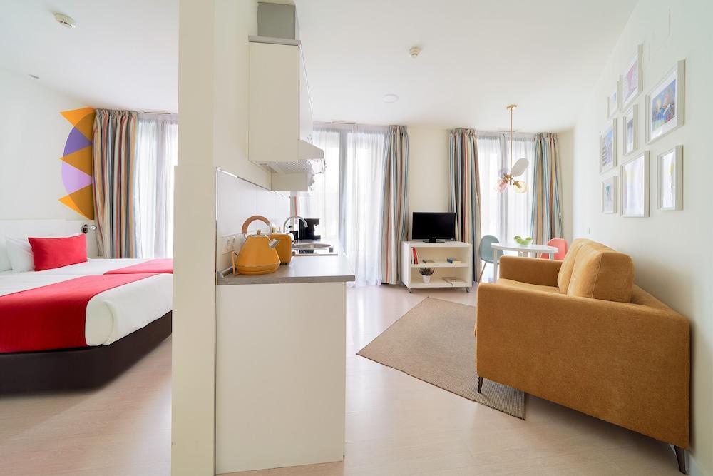 Blume Cruz Suites