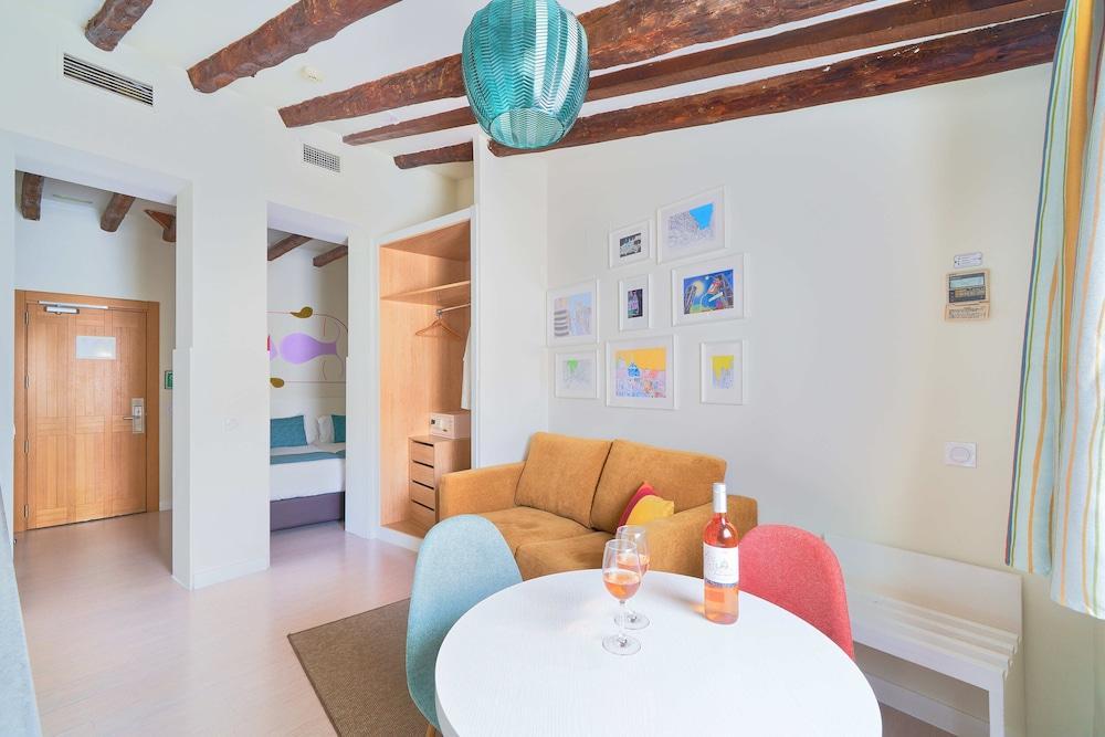 Blume Cruz Suites