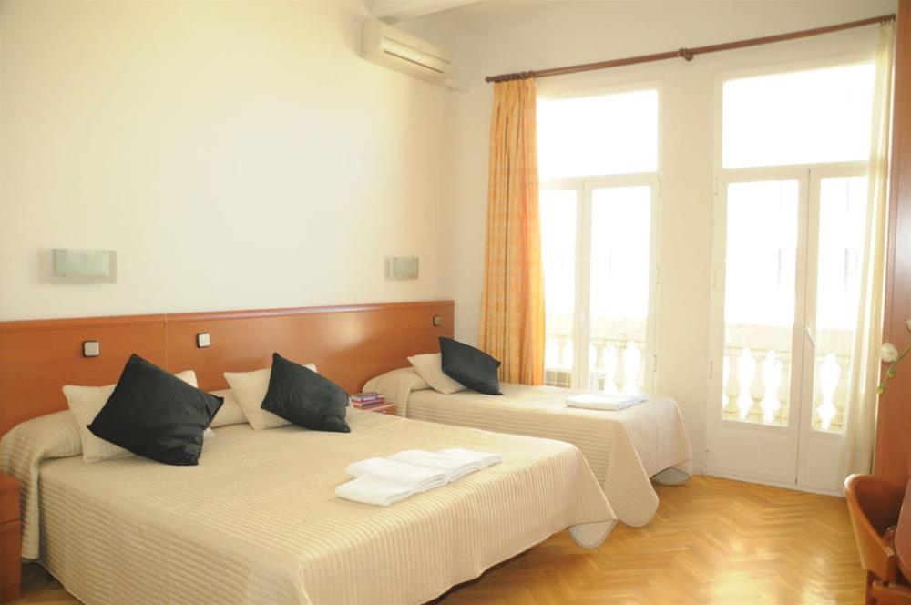 Hotel Montera Madrid, Curio Collection by Hilton