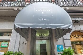 Velázquez 45 By Pillow