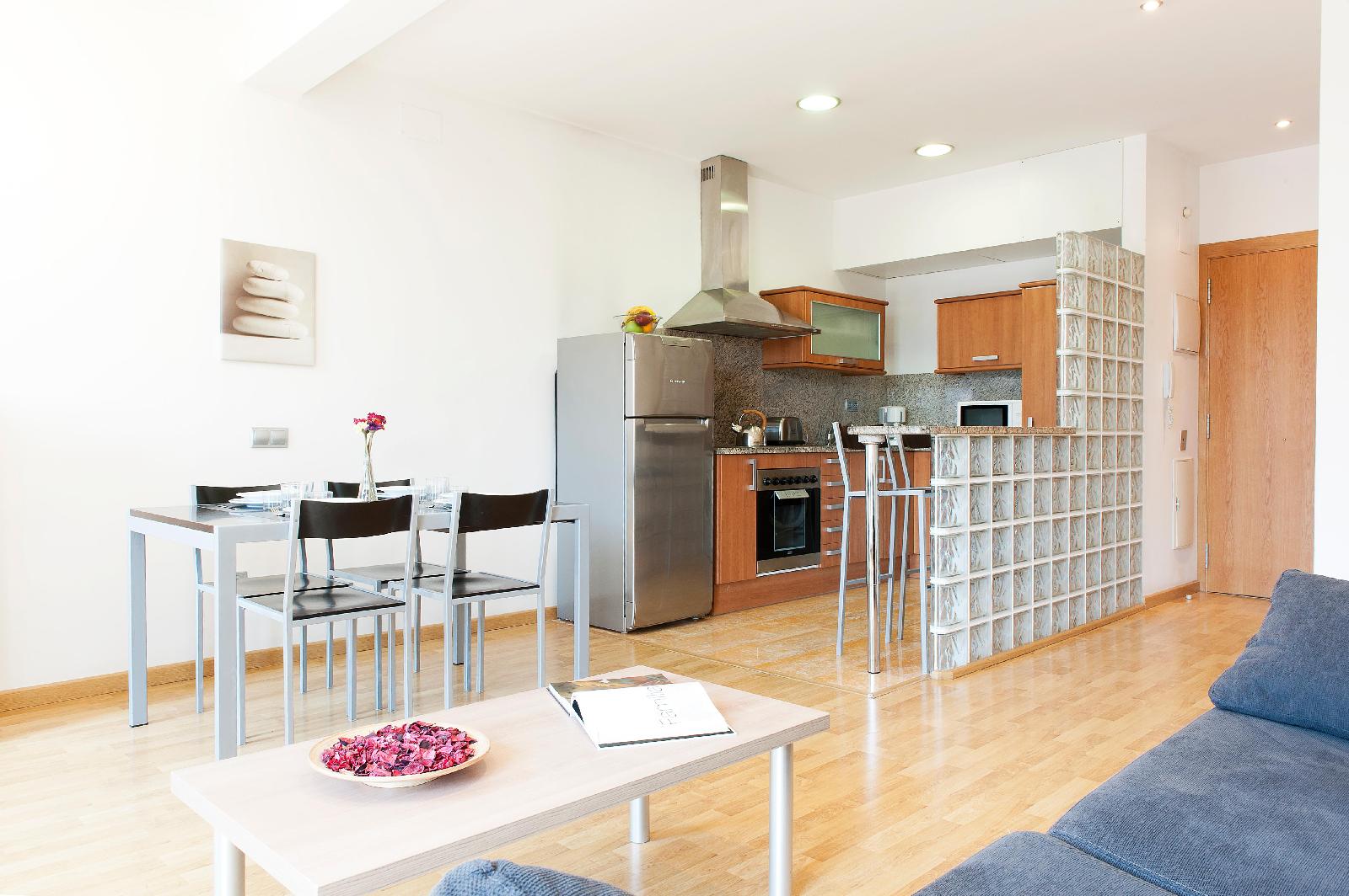 Mh Apartments S. Familia