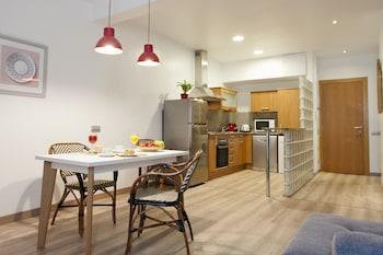 Mh Apartments S. Familia