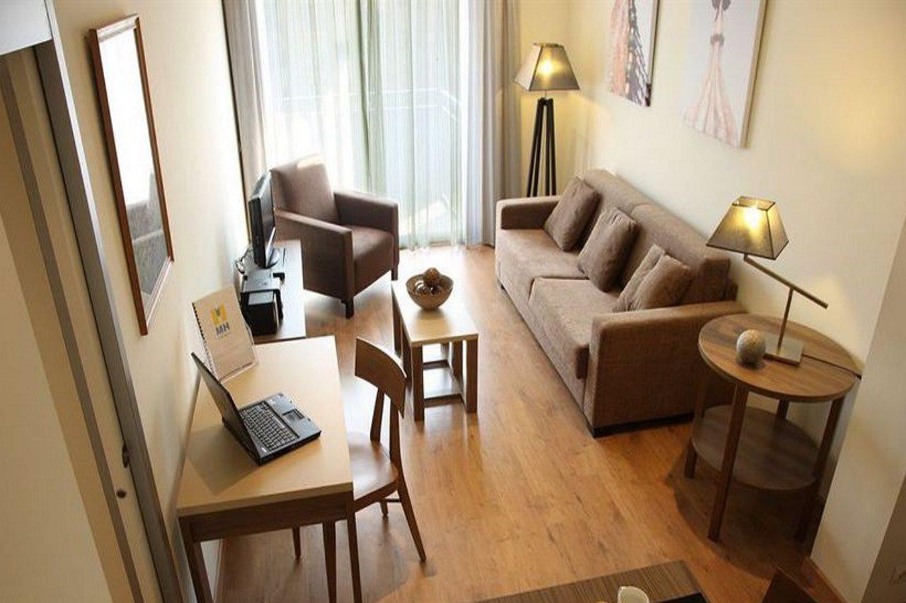 Mh Apartments S. Familia
