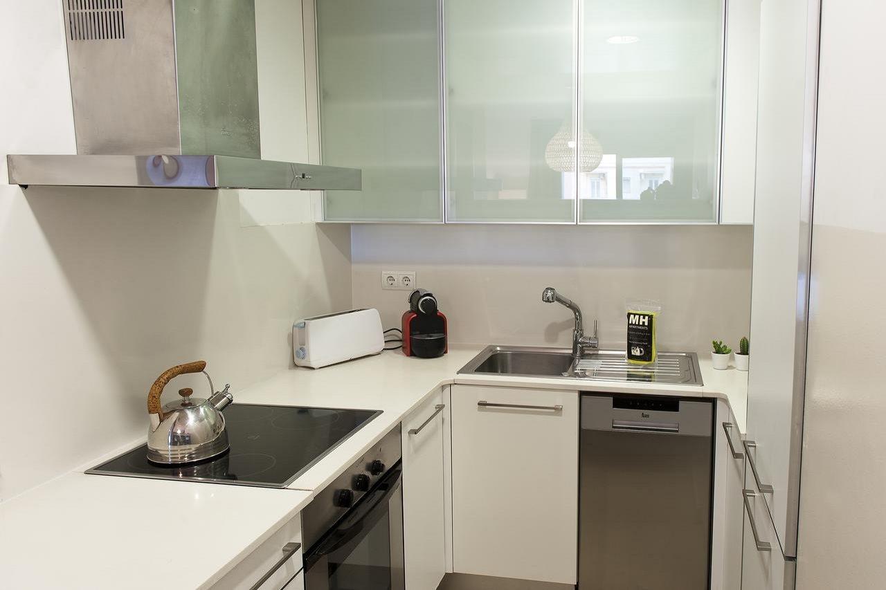 Mh Apartments S. Familia
