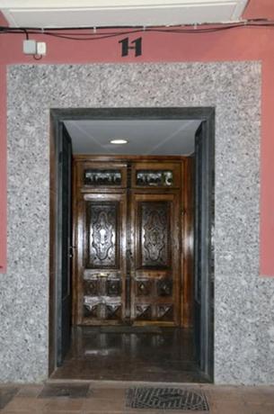Apartamentos Auhabitat Zaragoza, Edificio De Apartamentos Turísticos Con Facilidad De Parking