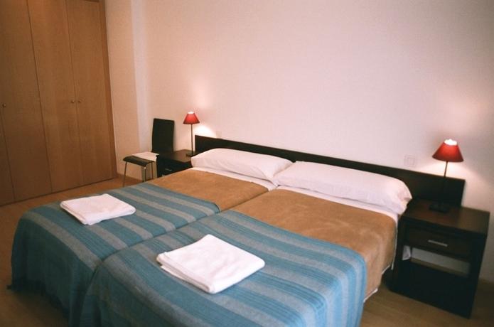 Apartamentos Auhabitat Zaragoza, Edificio De Apartamentos Turísticos Con Facilidad De Parking