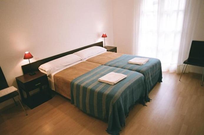 Apartamentos Auhabitat Zaragoza, Edificio De Apartamentos Turísticos Con Facilidad De Parking