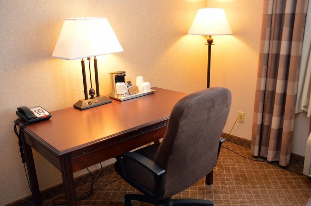 Crowne Plaza Madrid Airport, An Ihg Hotel