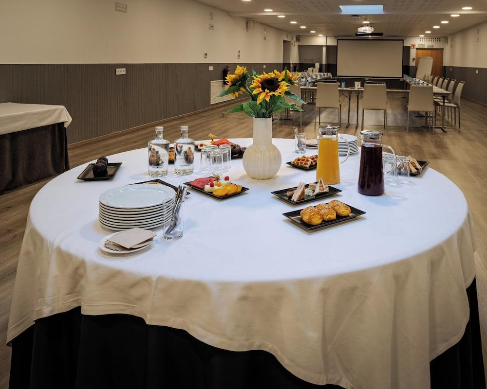 Crowne Plaza Madrid Airport, An Ihg Hotel