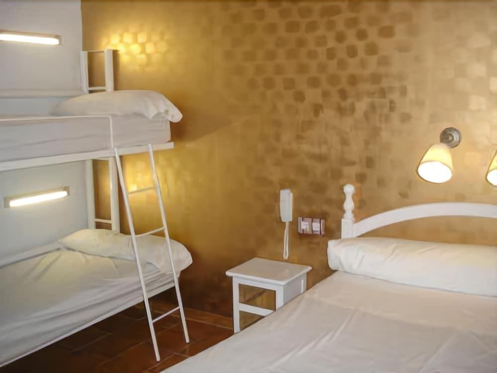 Hostal Arias