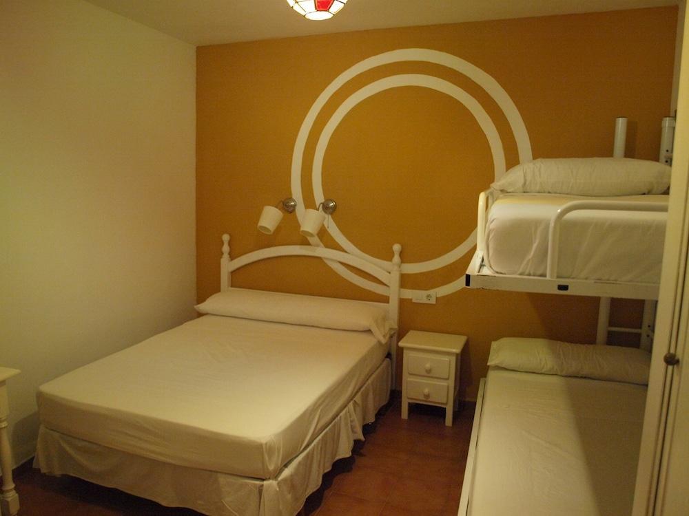 Hostal Arias