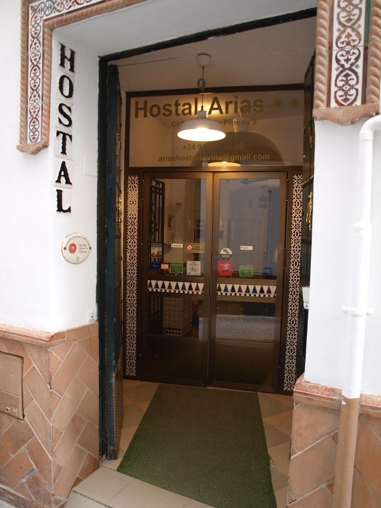 Hostal Arias