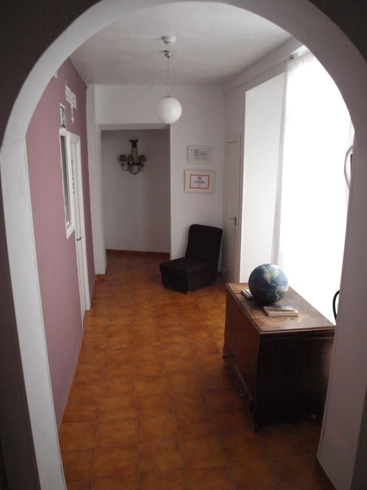 Hostal Arias
