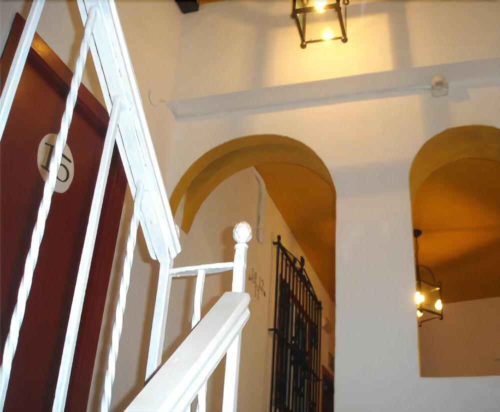 Hostal Arias