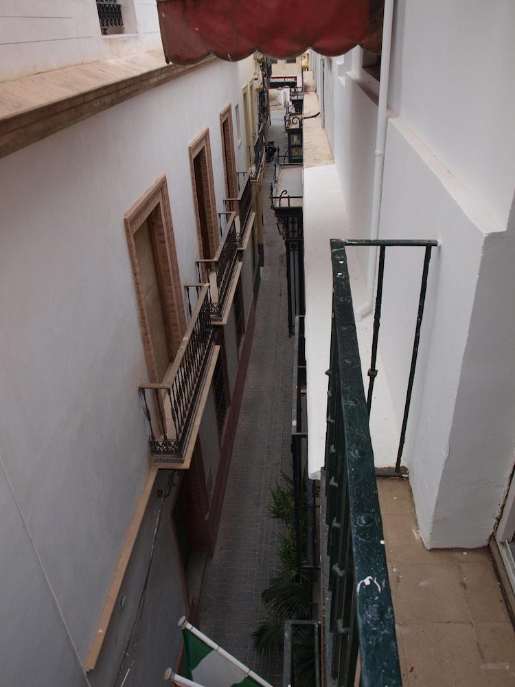 Hostal Arias