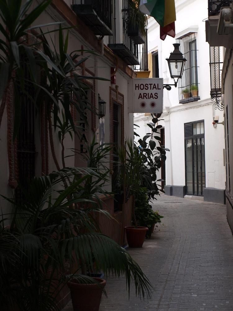 Hostal Arias