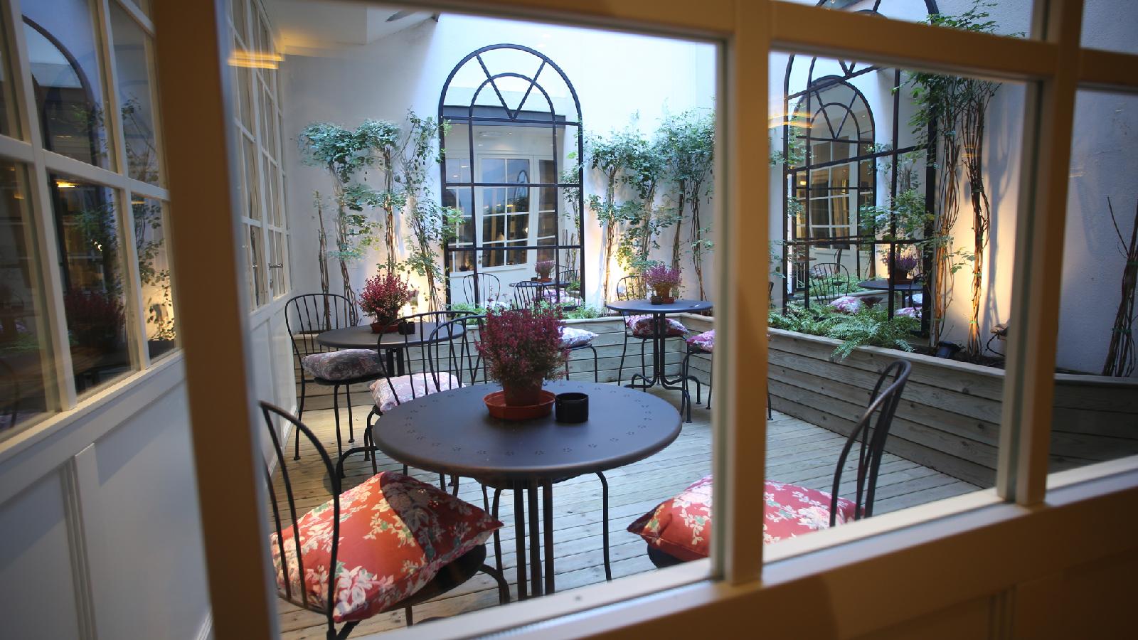 Ofelias Hotel