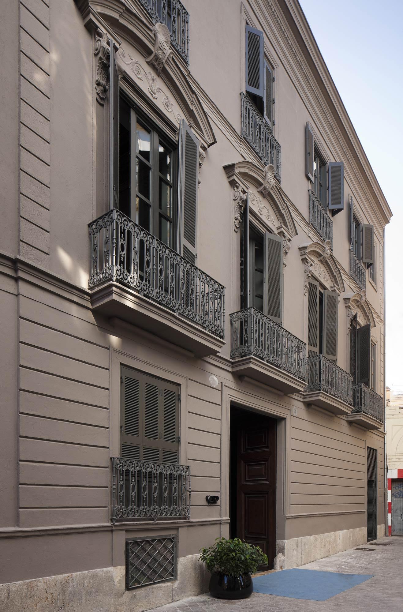 Caro Hotel
