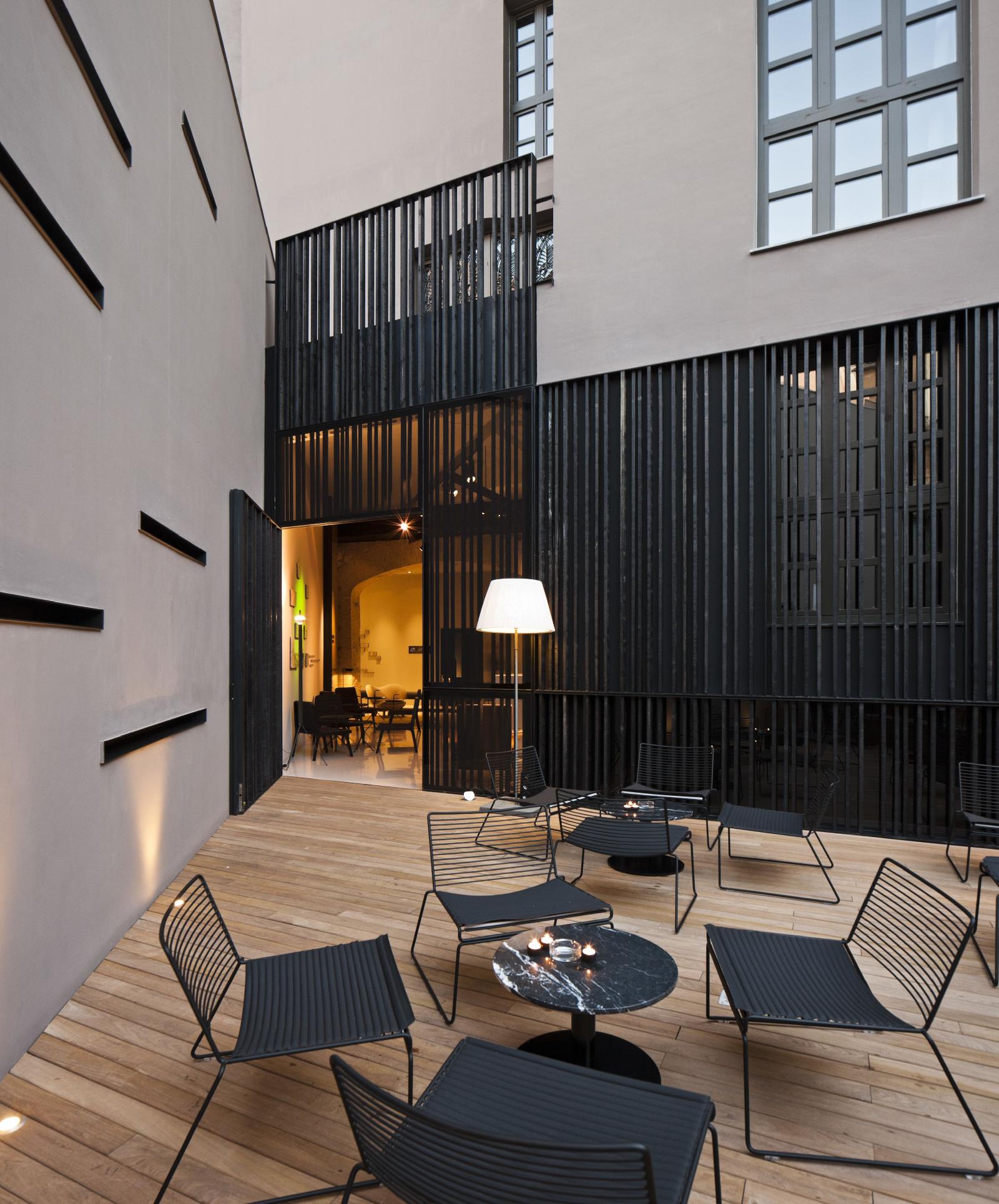 Caro Hotel