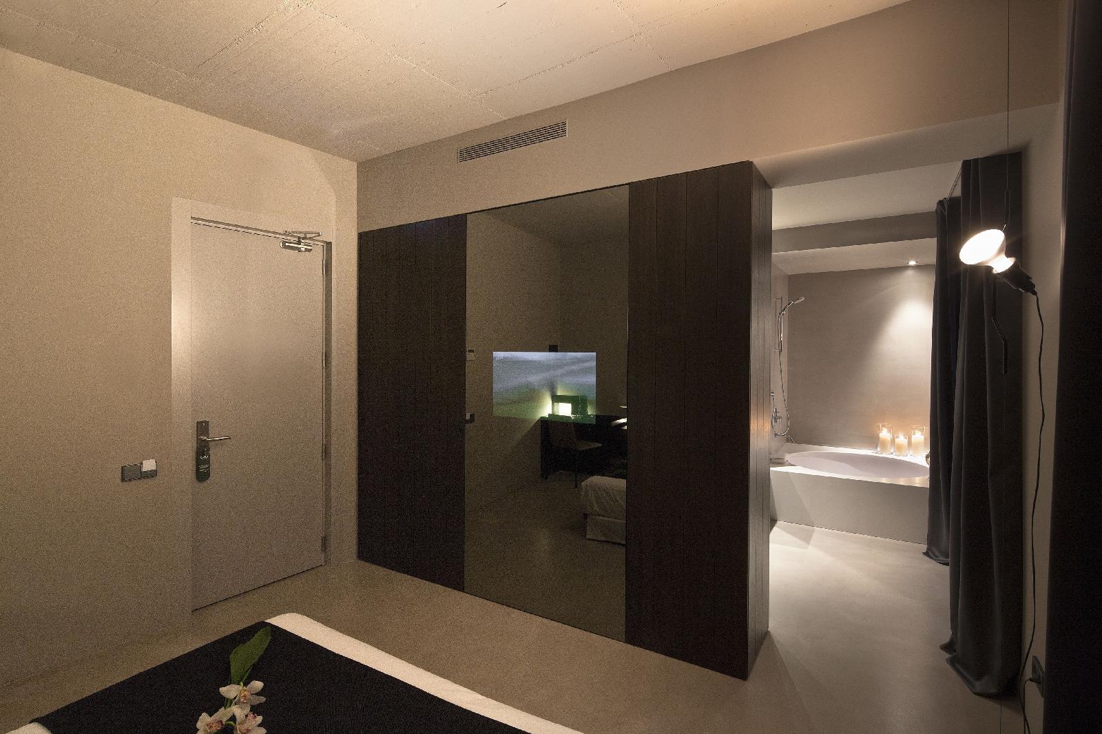 Caro Hotel