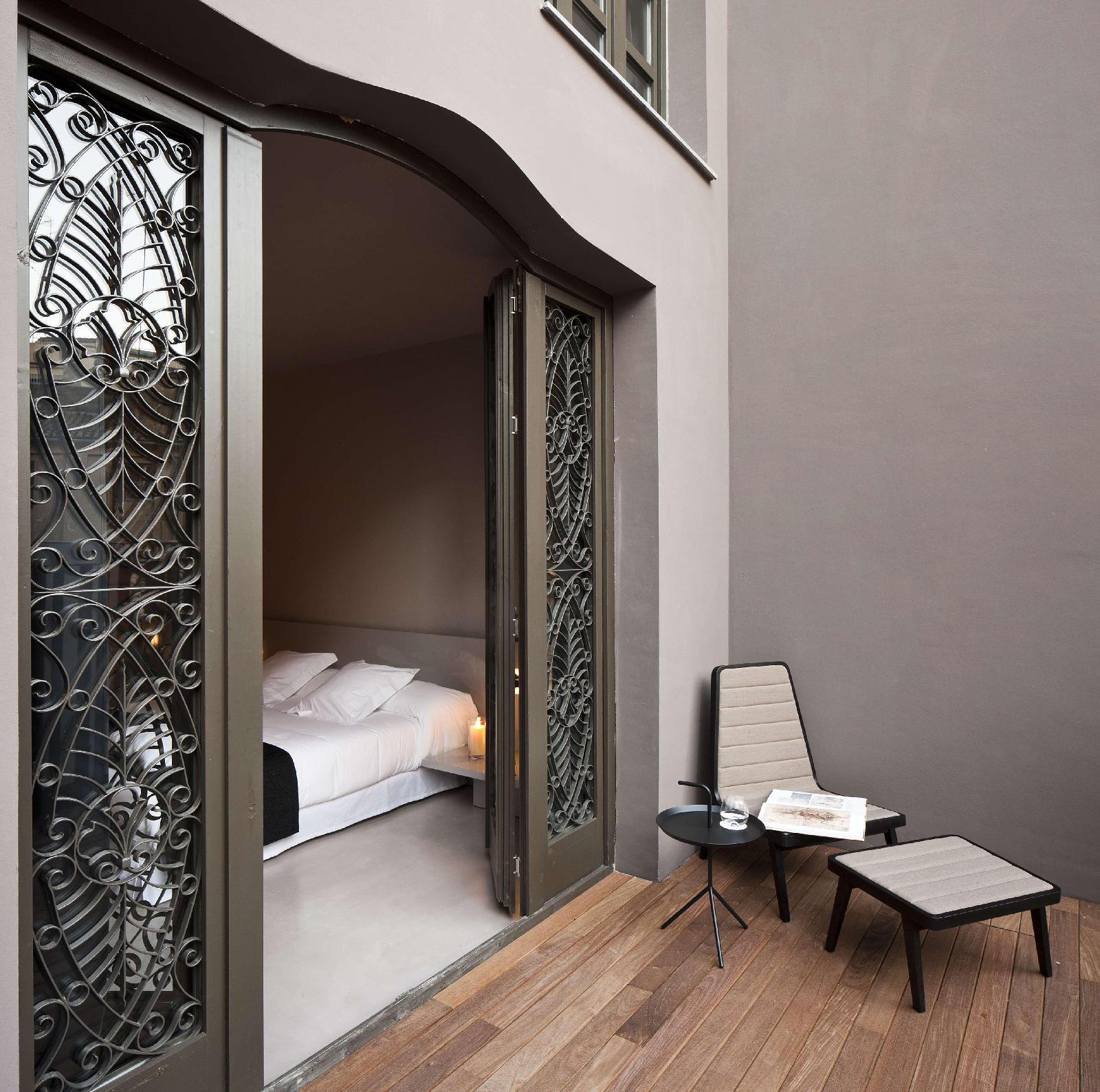 Caro Hotel