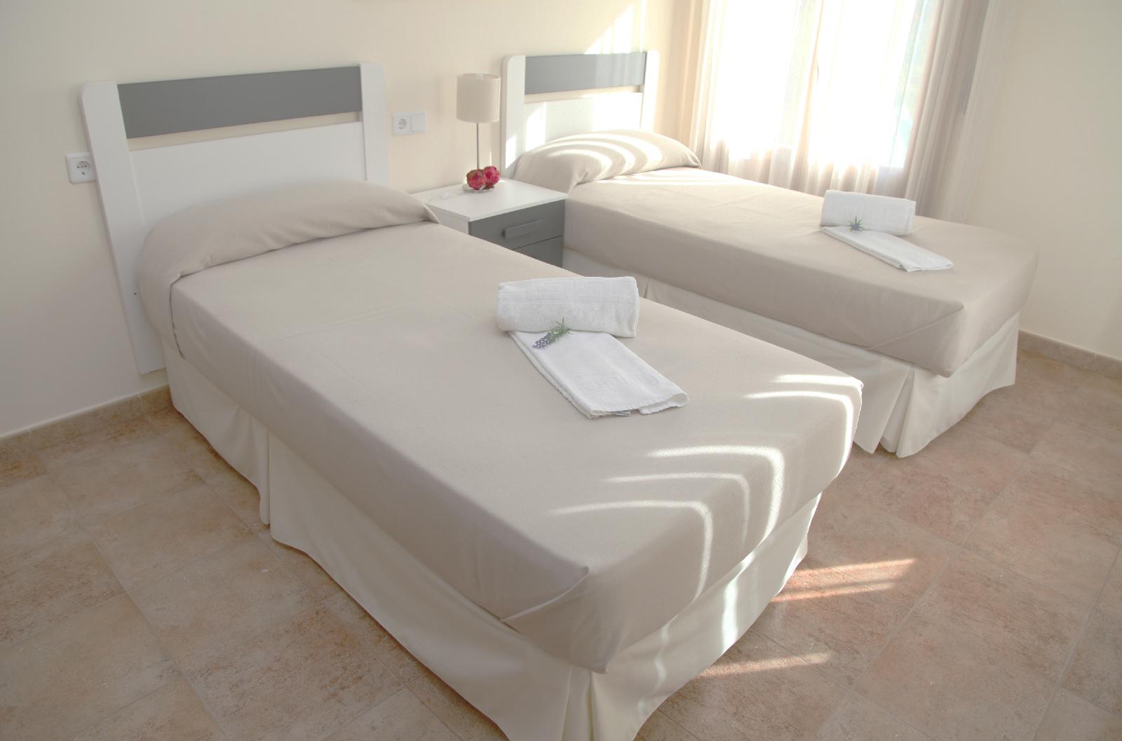 Conjunto Residencial Las Encinas by Costaluz Apartamentos