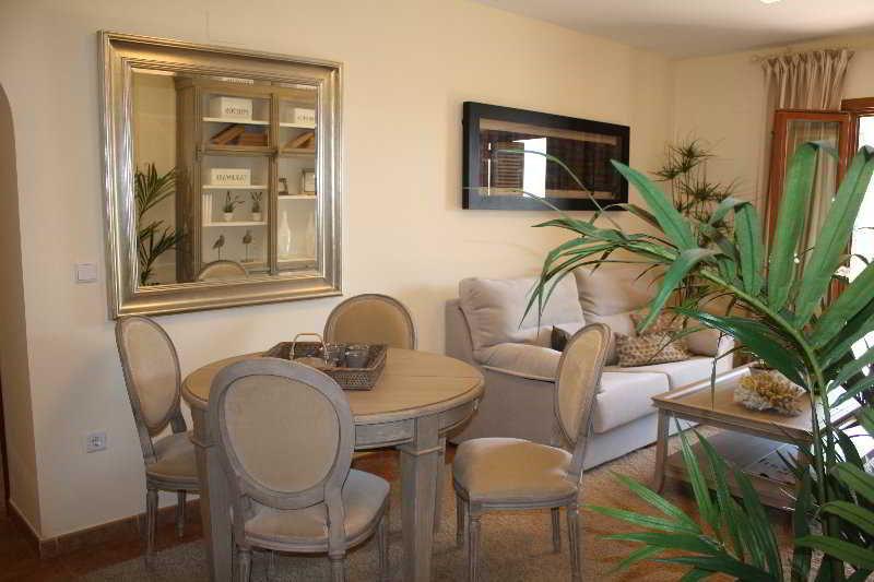 Conjunto Residencial Las Encinas by Costaluz Apartamentos