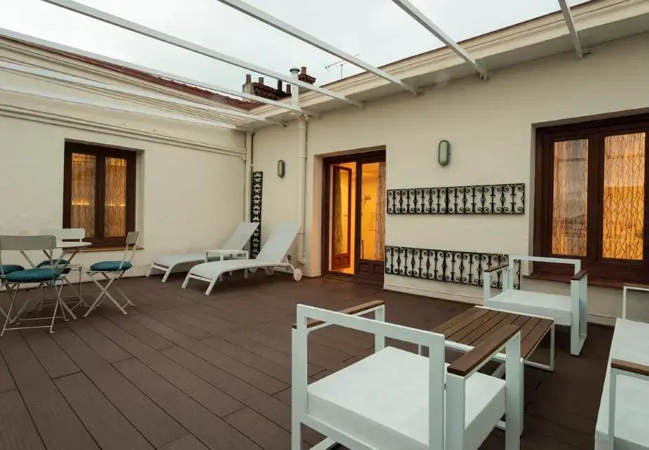 Petit Palace Lealtad Plaza
