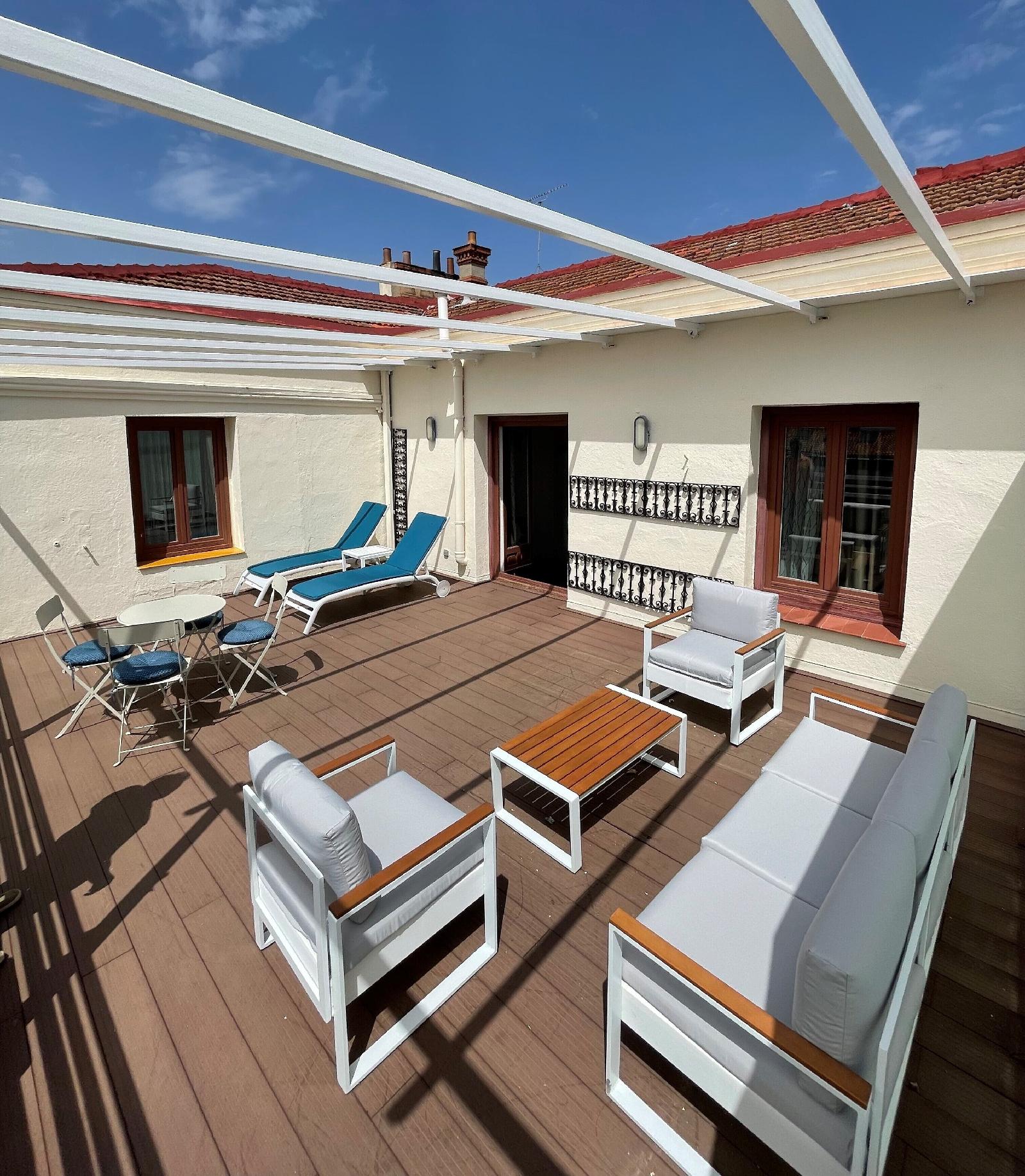 Petit Palace Lealtad Plaza