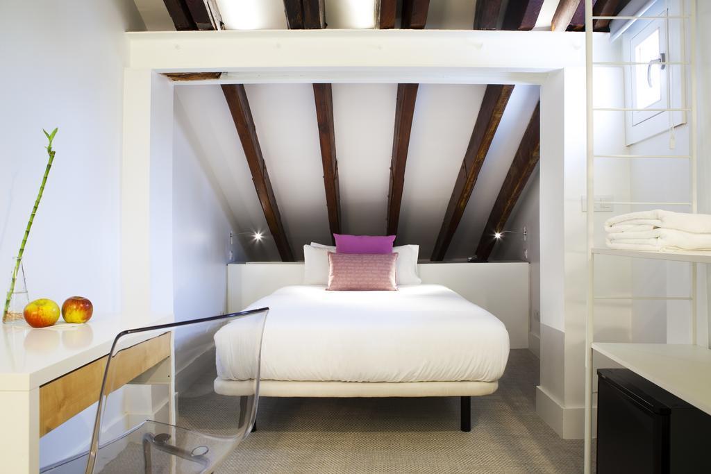 Artrip Hotel