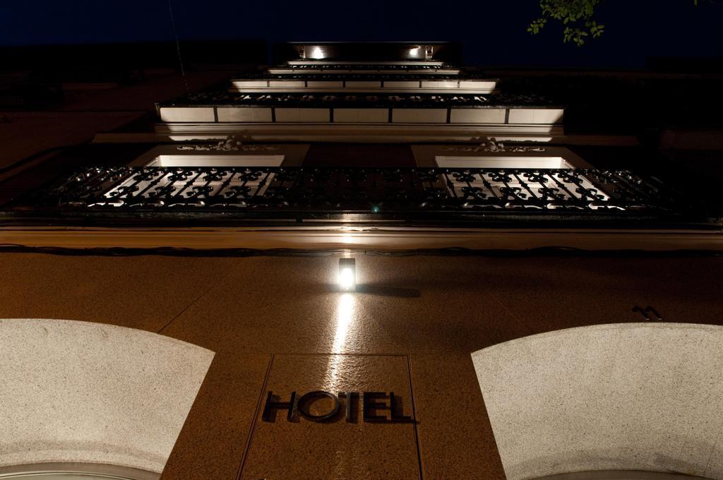 Artrip Hotel