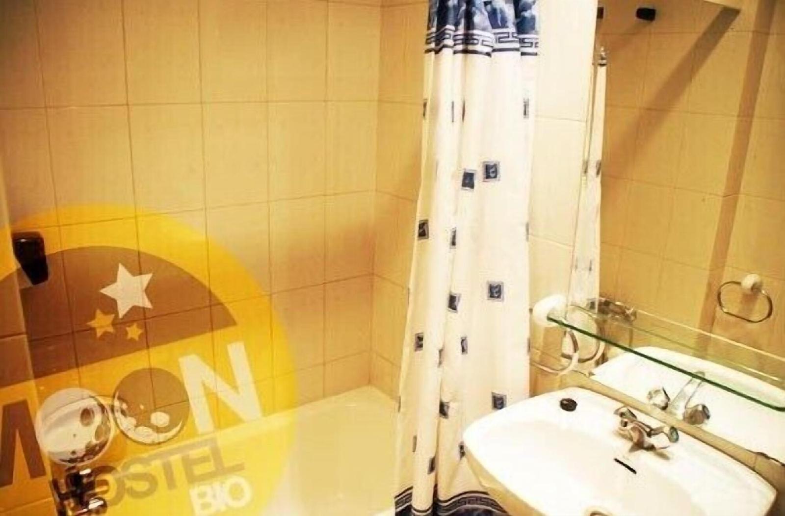 Moon Hostel Bio