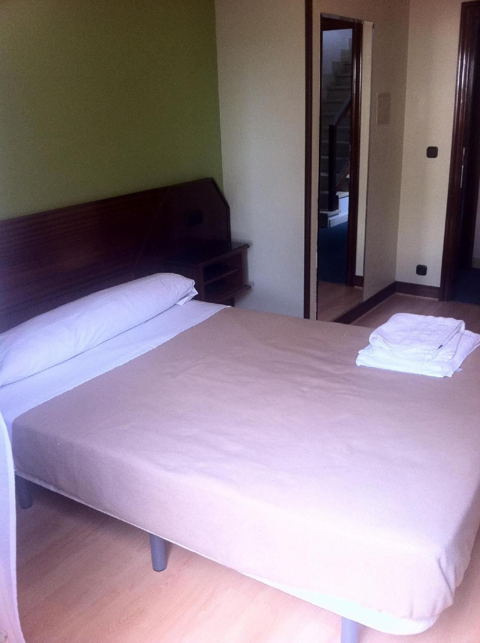Moon Hostel Bio
