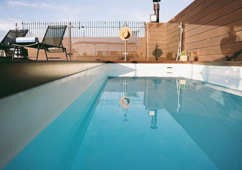 Hostal Raval Rooms