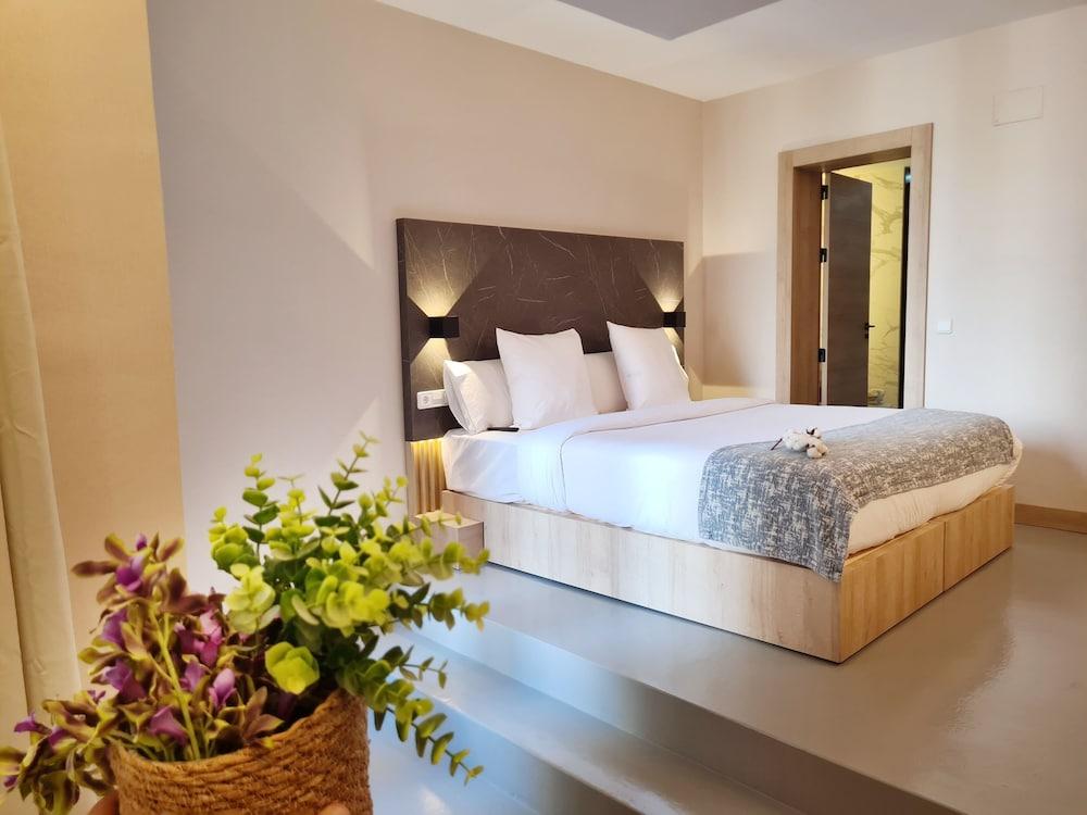 Hostal Raval Rooms