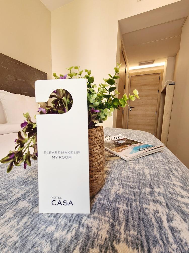 Hostal Raval Rooms