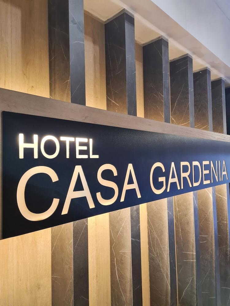 Hostal Raval Rooms